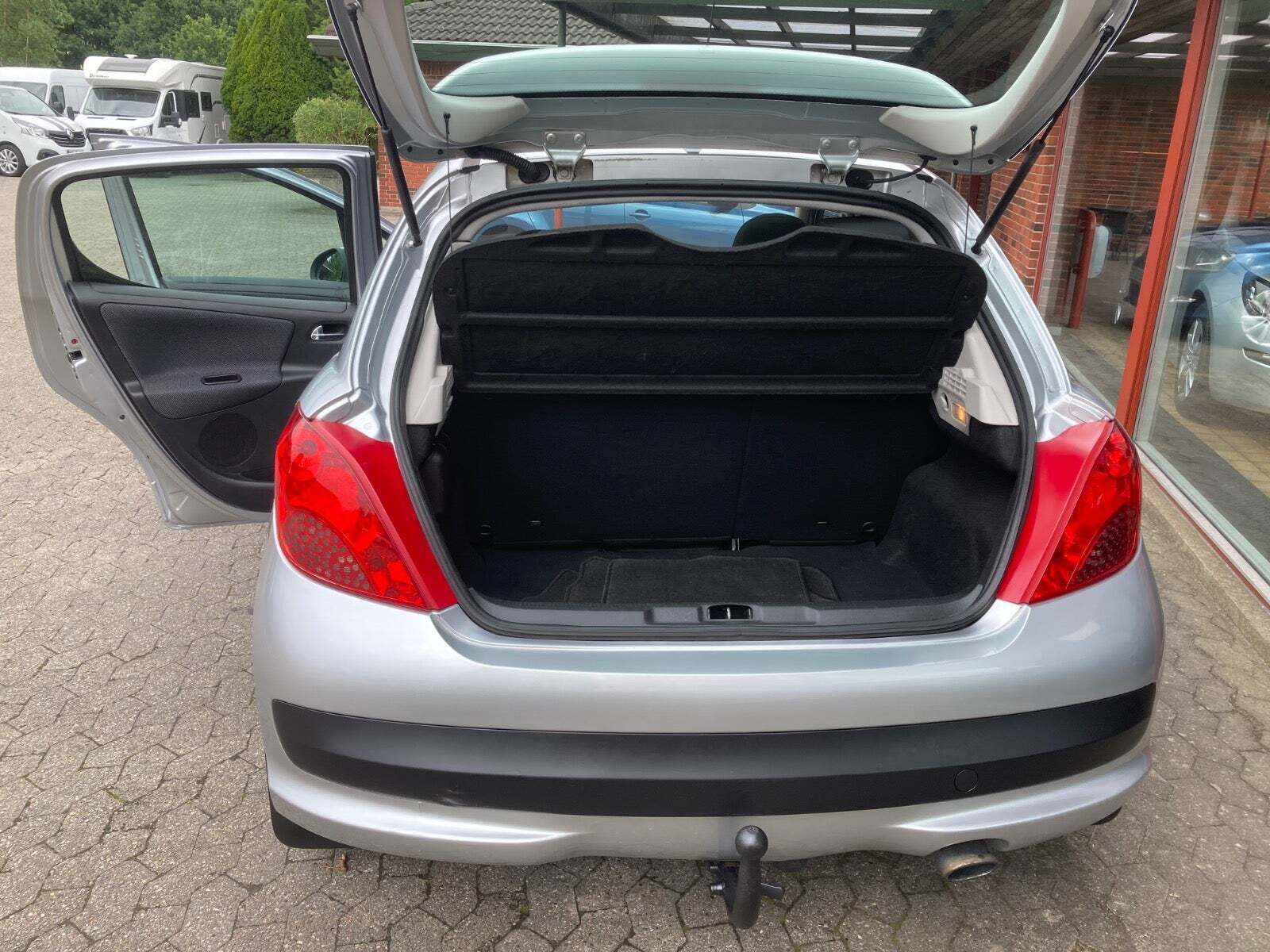 Sølv Peugeot 207 fra 2008