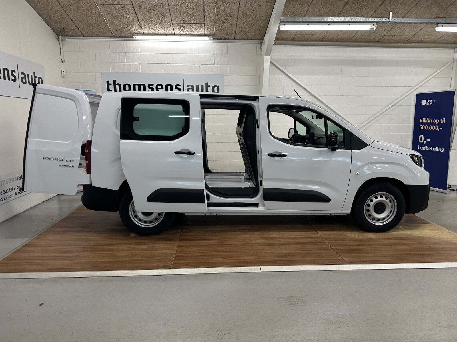 Hvid Toyota ProAce City fra 2025