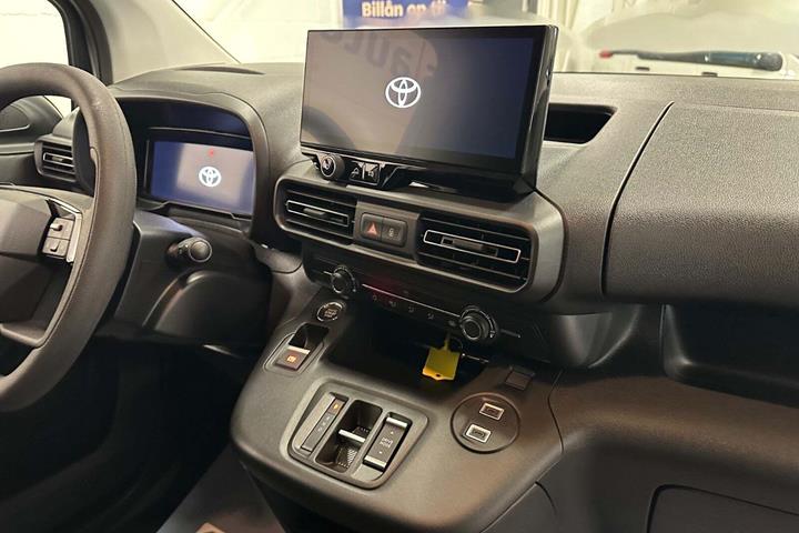 Hvid Toyota ProAce City fra 2025