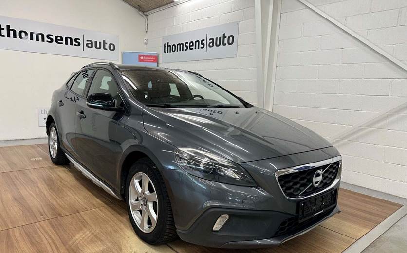 Volvo V40 CC 2,0 D3 150 Summum aut.