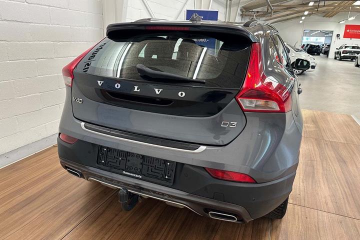 Grå Volvo V40 CC fra 2013 set udefra