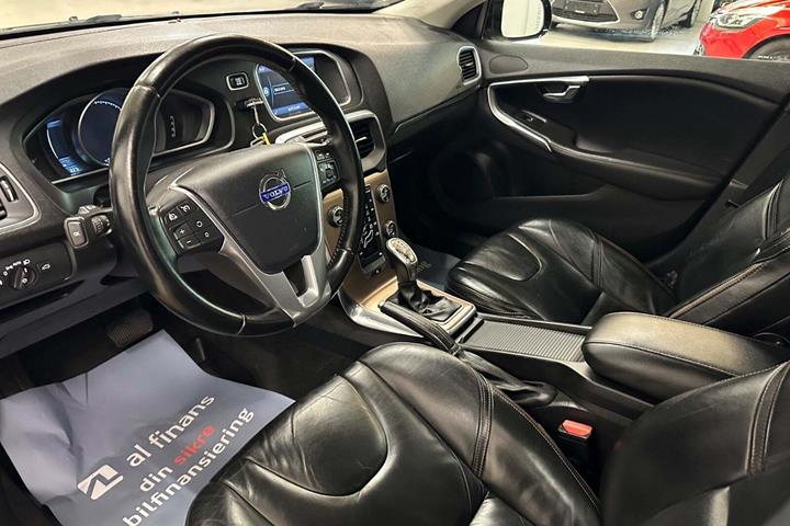 Grå Volvo V40 CC fra 2013