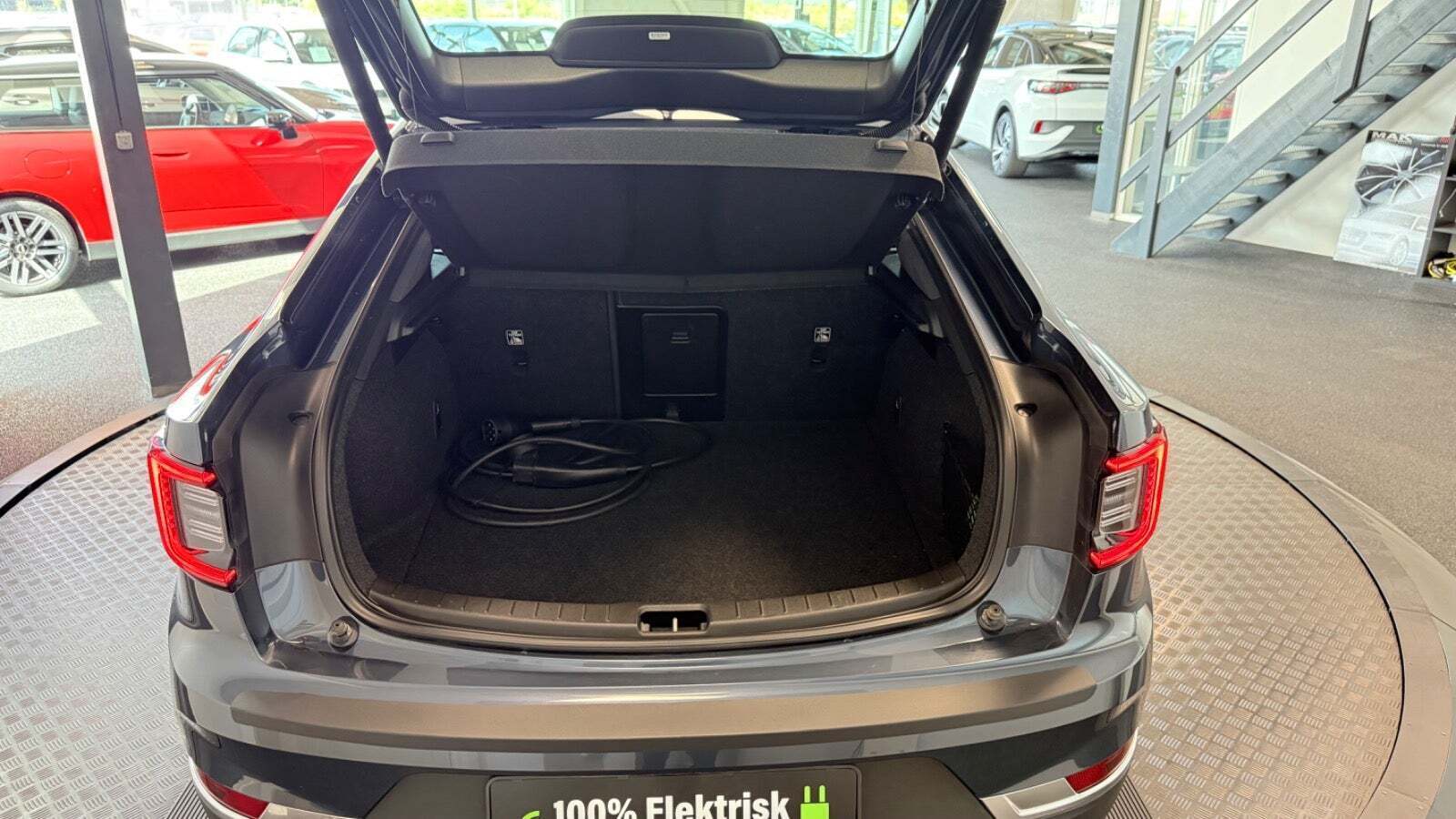 Blå Polestar 2 fra 2022