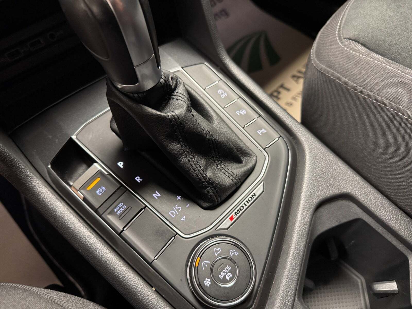 Grå VW Tiguan fra 2018