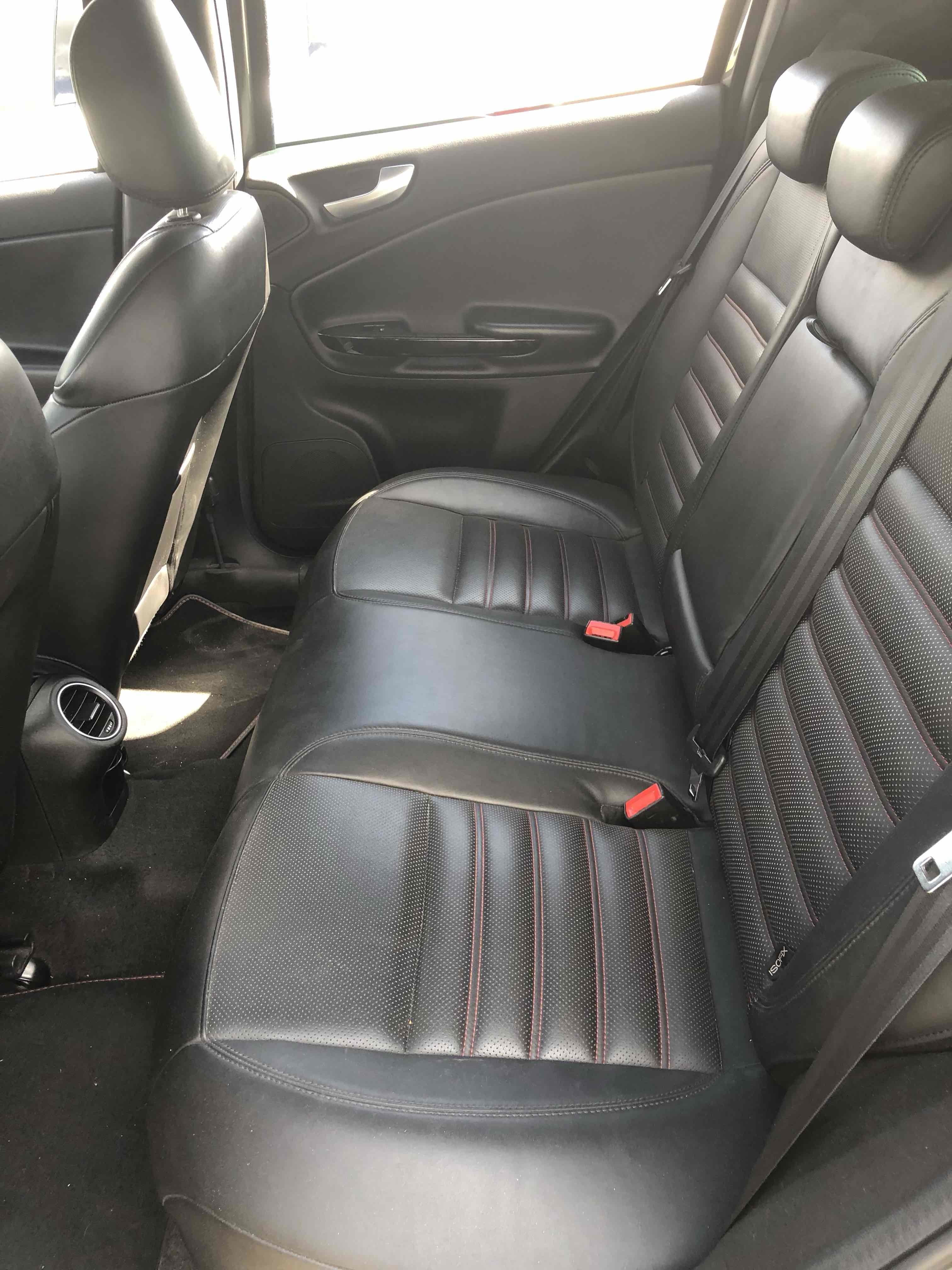 Grå Alfa Romeo Giulietta fra 2011