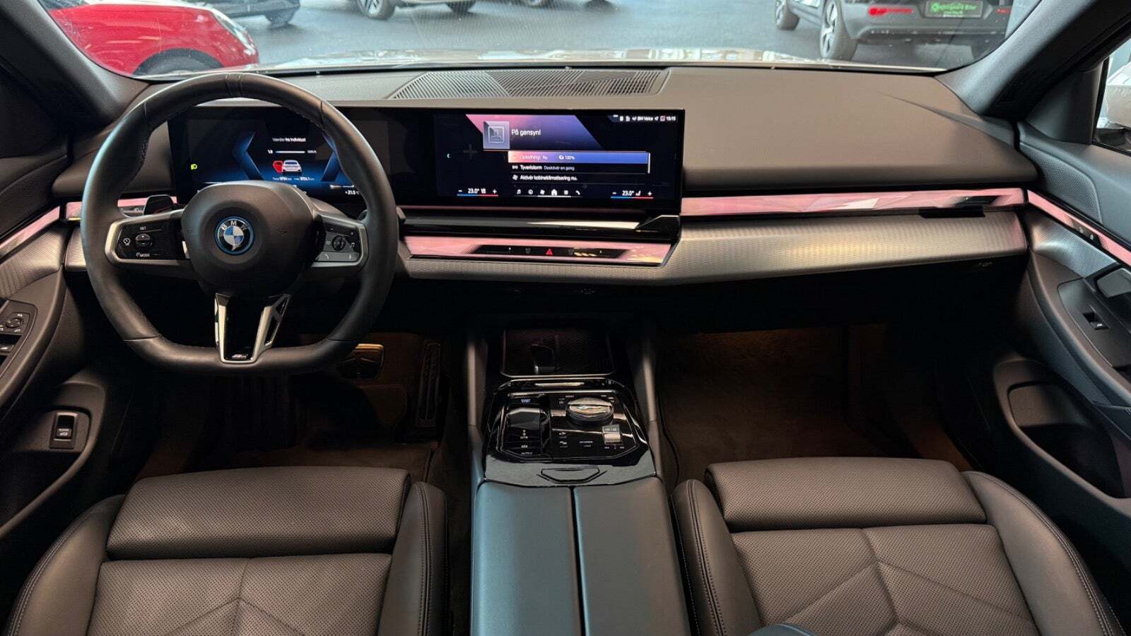 Hvid BMW i5 fra 2024