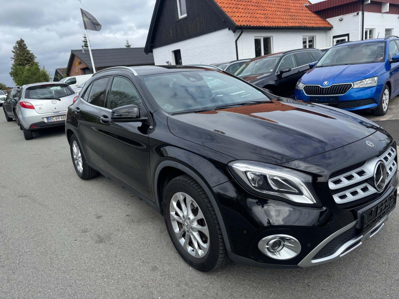 Sort Mercedes GLA200 fra 2017