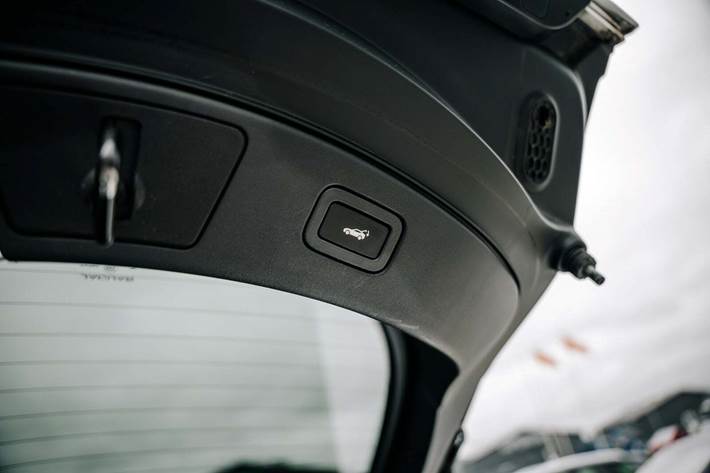 Hvid Jaguar F-Type fra 2014