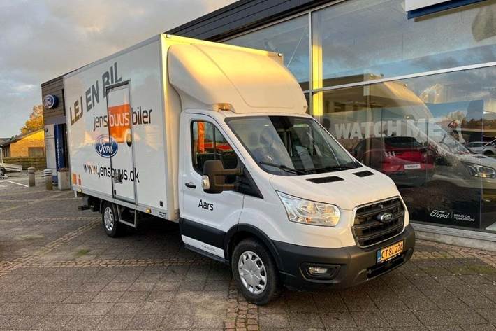 Hvid Ford Transit 350 L3 Chassis fra 2019 set udefra
