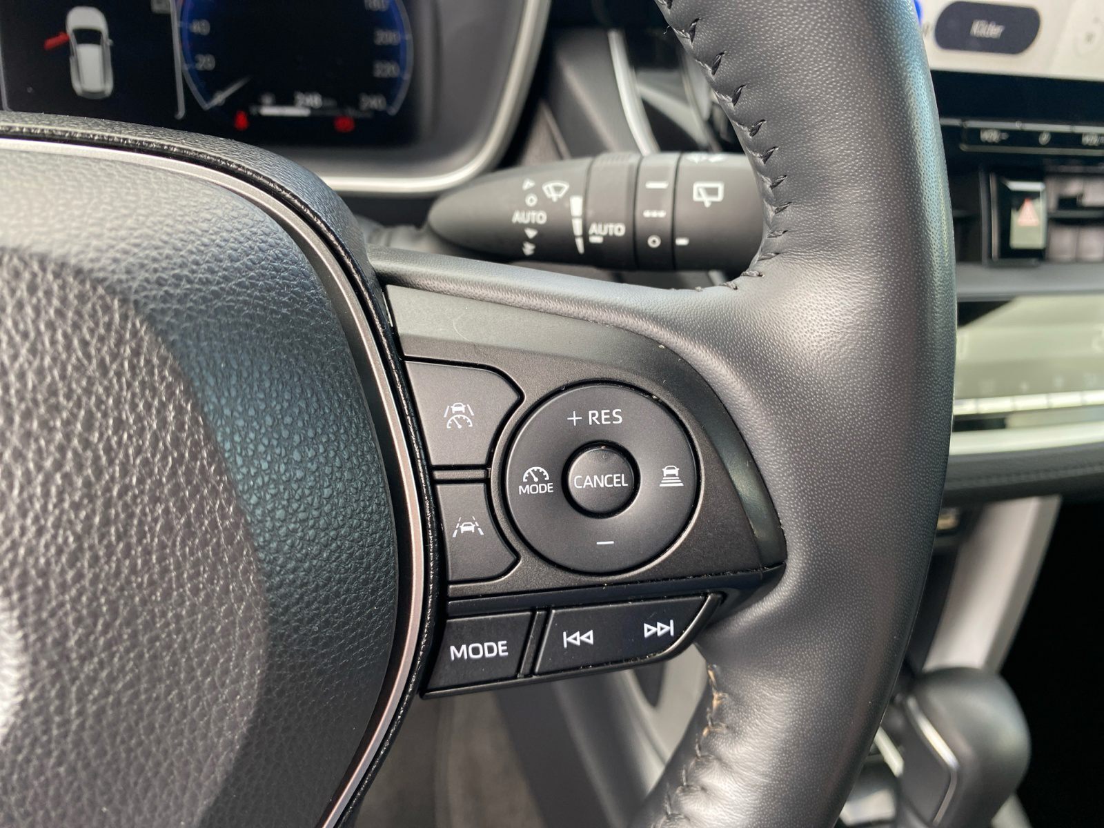 undefined Toyota Corolla Cross fra 2024