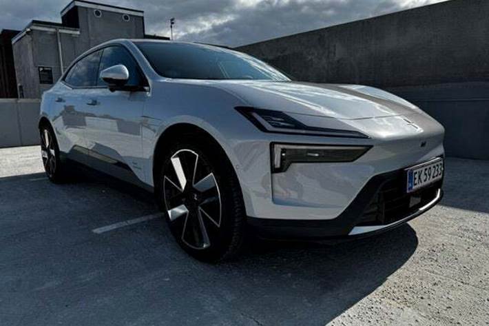 undefined Polestar 4 fra 2025 set udefra