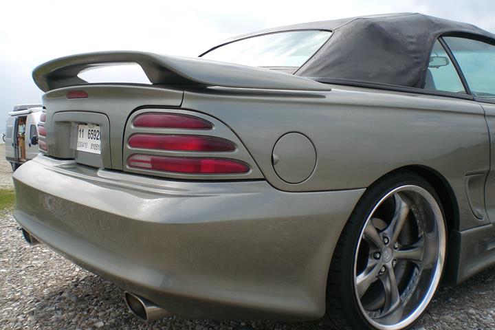 Grå Ford Mustang fra 1994