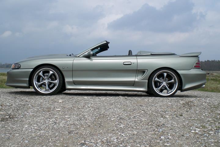 Grå Ford Mustang fra 1994