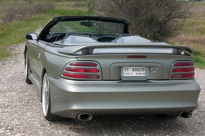 Grå Ford Mustang fra 1994