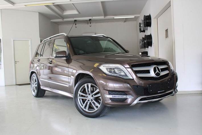 Brun Mercedes GLK350 fra 2015 set udefra