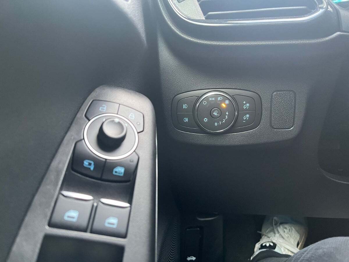 Grå Ford Puma fra 2022