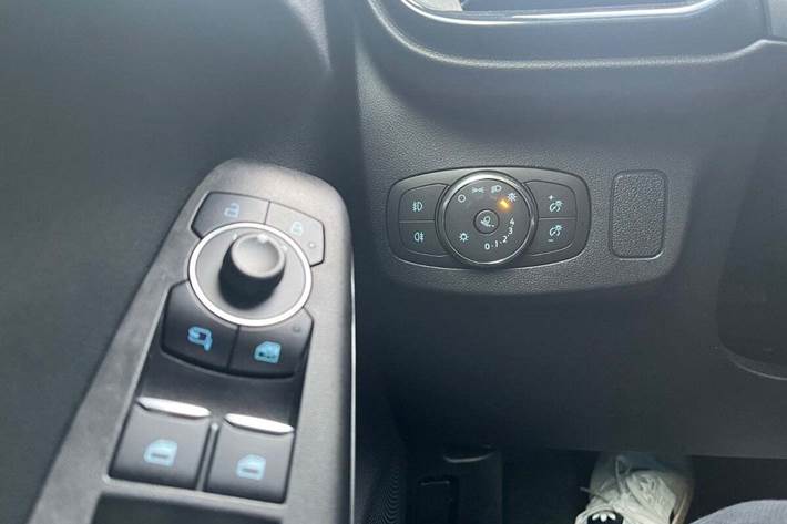 Grå Ford Puma fra 2022