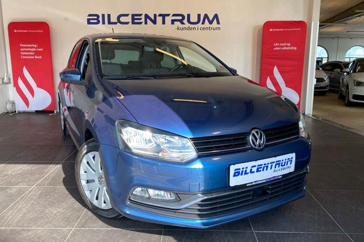 Blå VW Polo fra 2017 set udefra