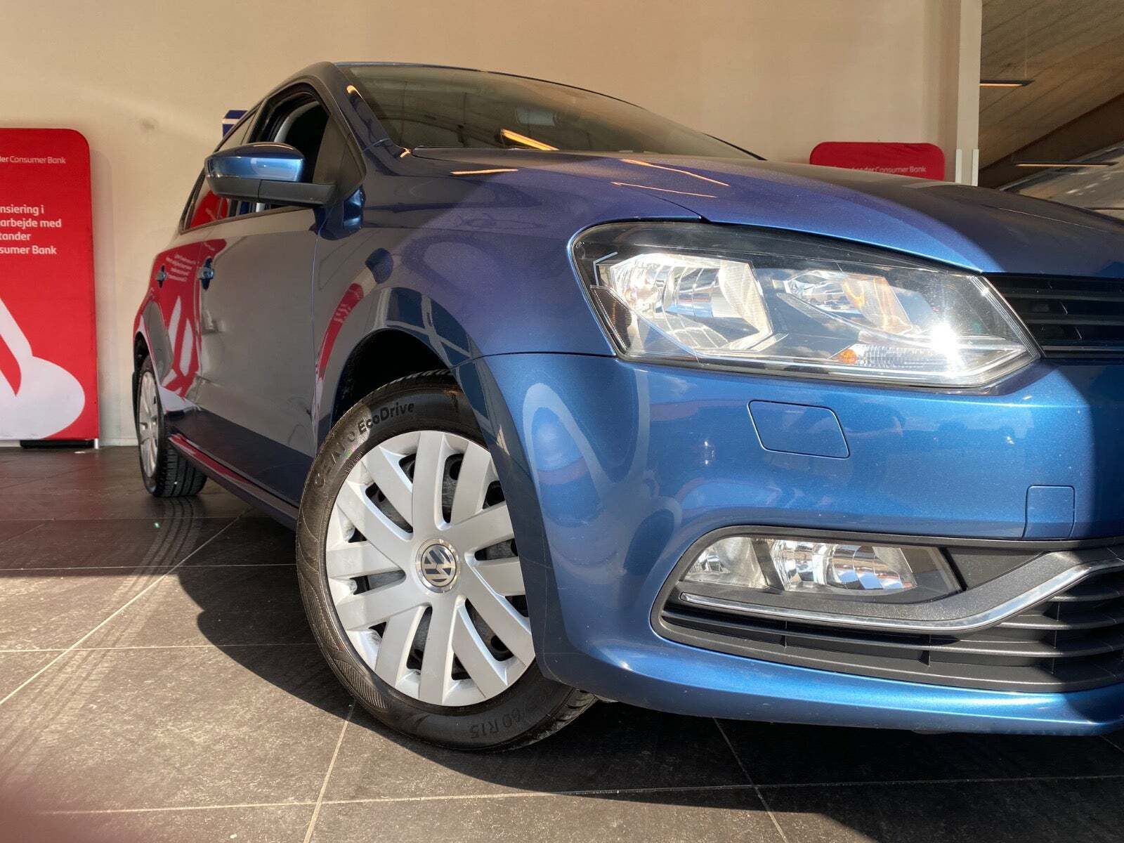 Blå VW Polo fra 2017