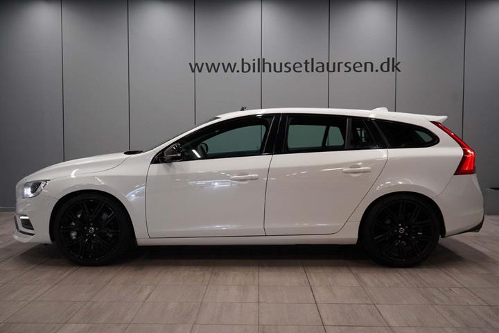 Hvid Volvo V60 fra 2017