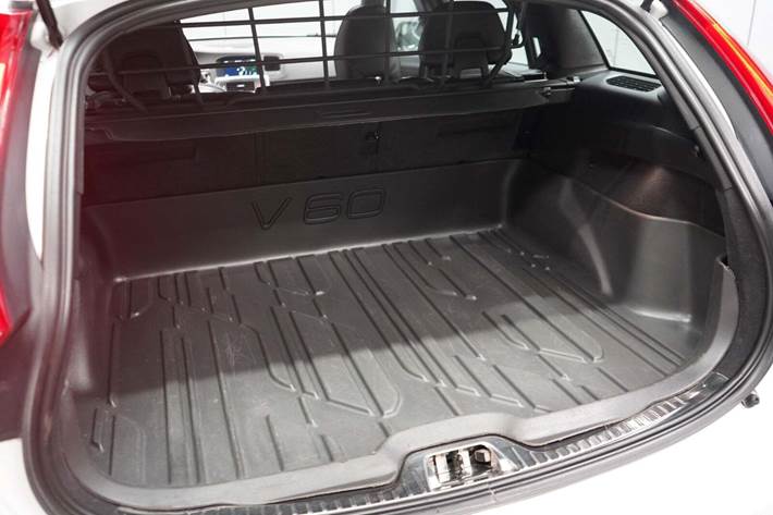 Hvid Volvo V60 fra 2017