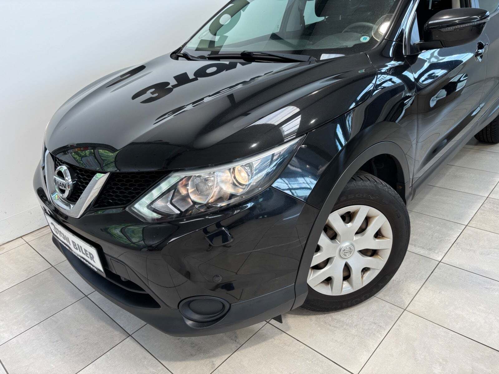 Sort Nissan Qashqai fra 2016