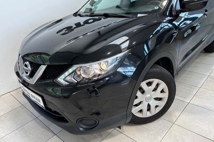 Sort Nissan Qashqai fra 2016