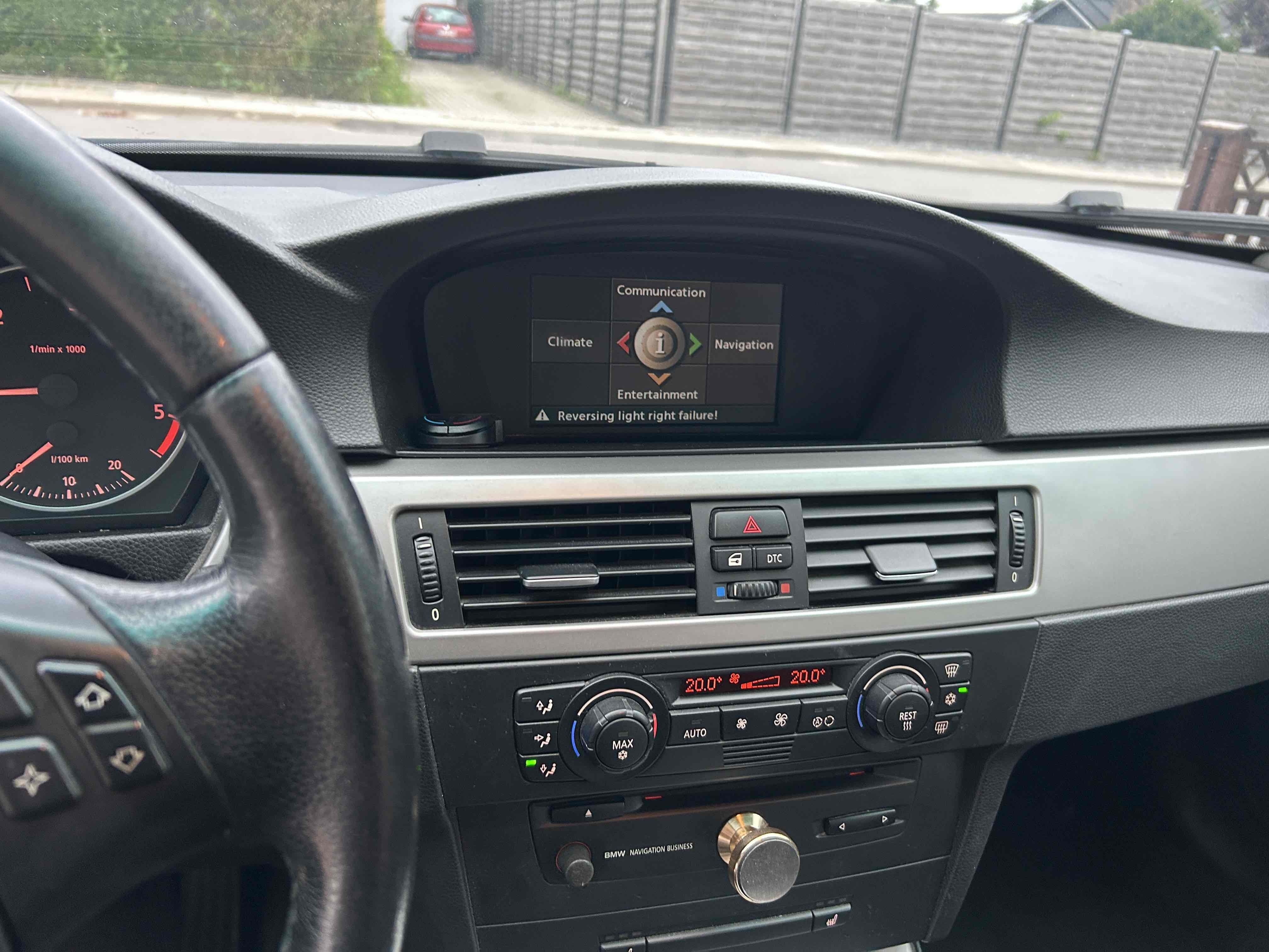 Sort BMW 320 fra 2006