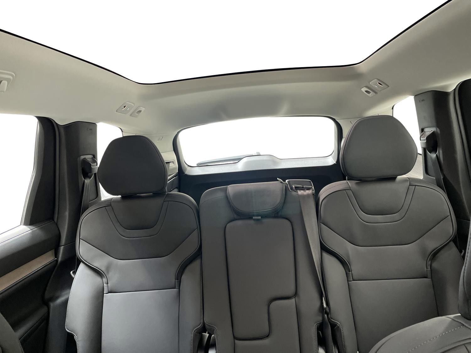 Grå Volvo EX90 fra 2025