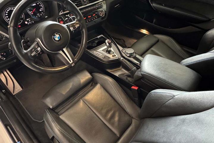undefined BMW M2 fra 2019 set indefra