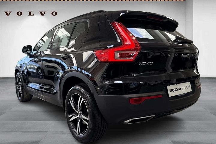 Sort Volvo XC40 fra 2021