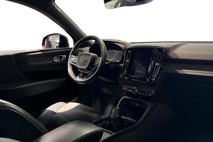 Sort Volvo XC40 fra 2021