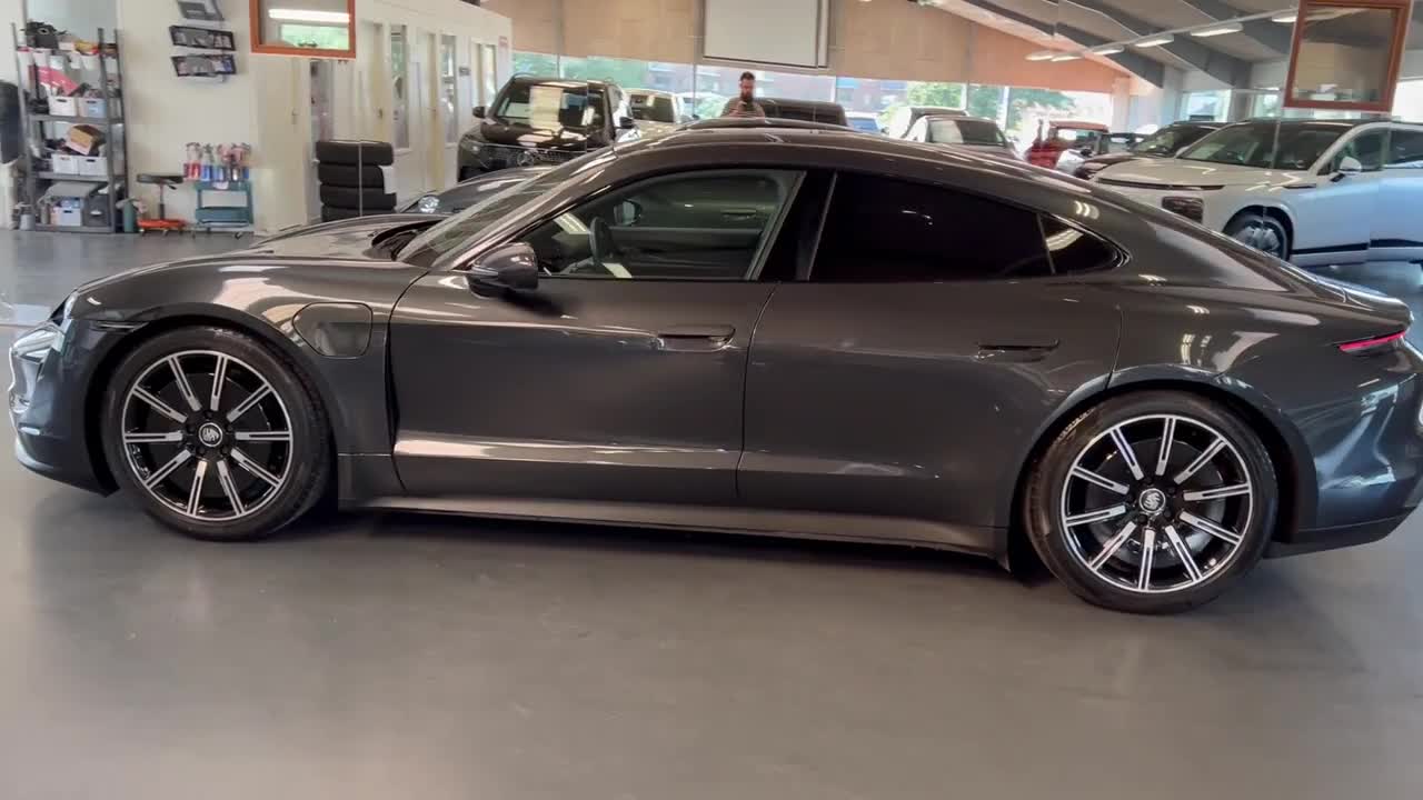 Porsche Taycan 4S
