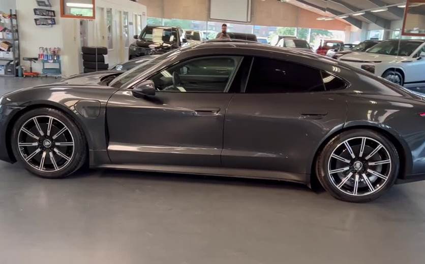 Porsche Taycan 4S