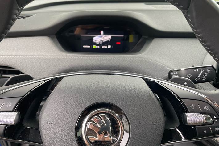 Blå Skoda Enyaq iV fra 2021