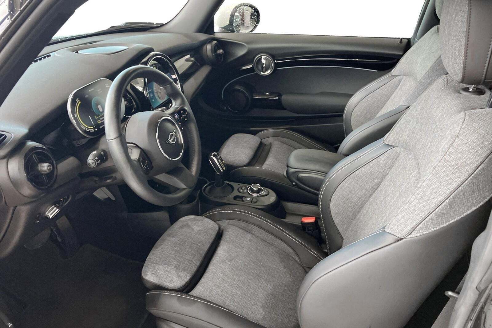 Mini Cooper SE Classic Trim