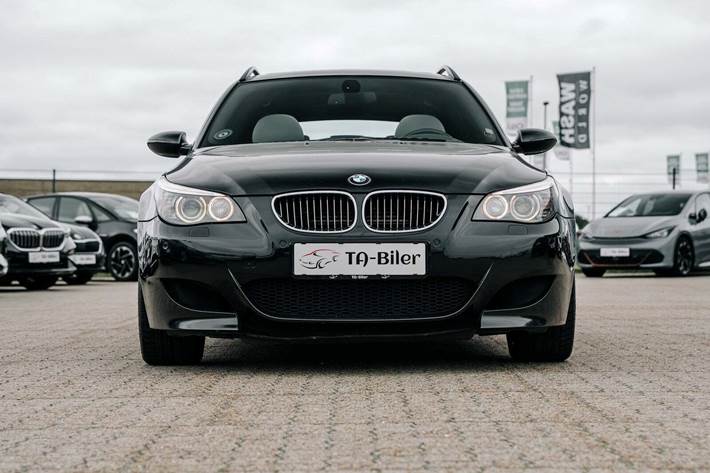 Hvid BMW M5 fra 2007