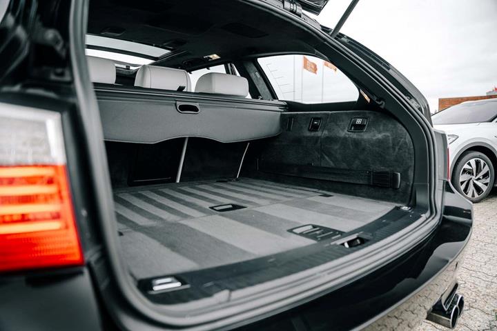 Hvid BMW M5 fra 2007