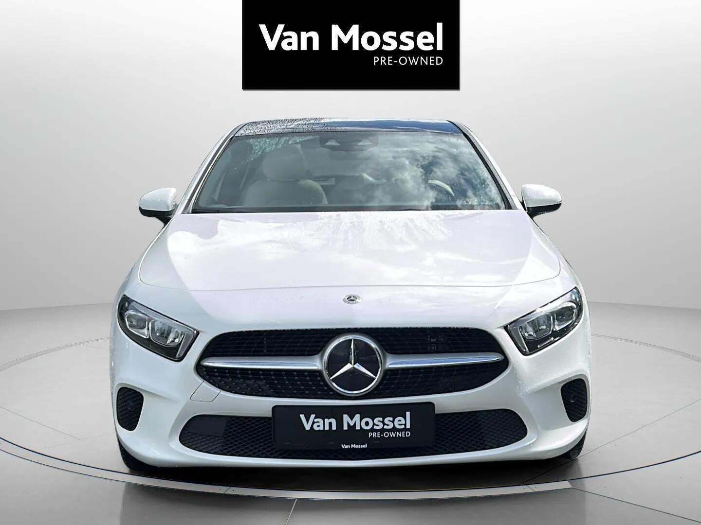 Hvid Mercedes A250 e fra 2020