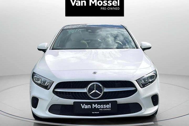 Hvid Mercedes A250 e fra 2020