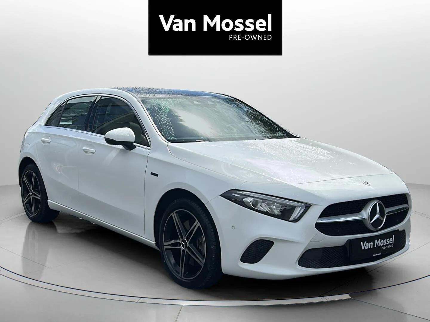 Hvid Mercedes A250 e fra 2020