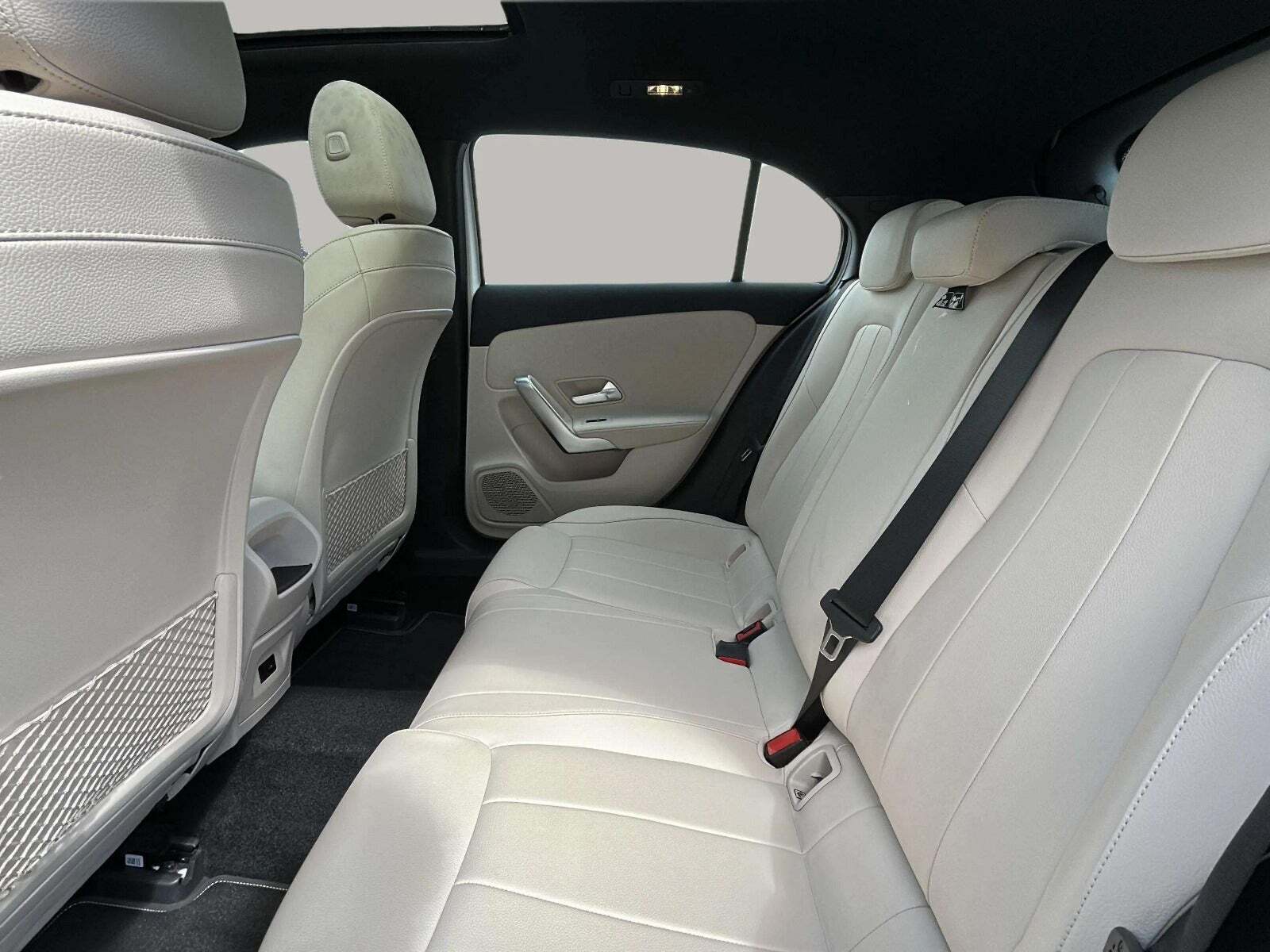 Hvid Mercedes A250 e fra 2020
