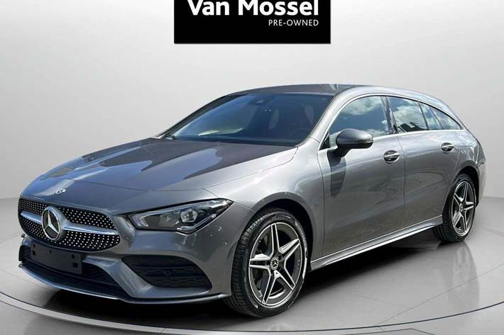 Grå Mercedes CLA250 e fra 2023