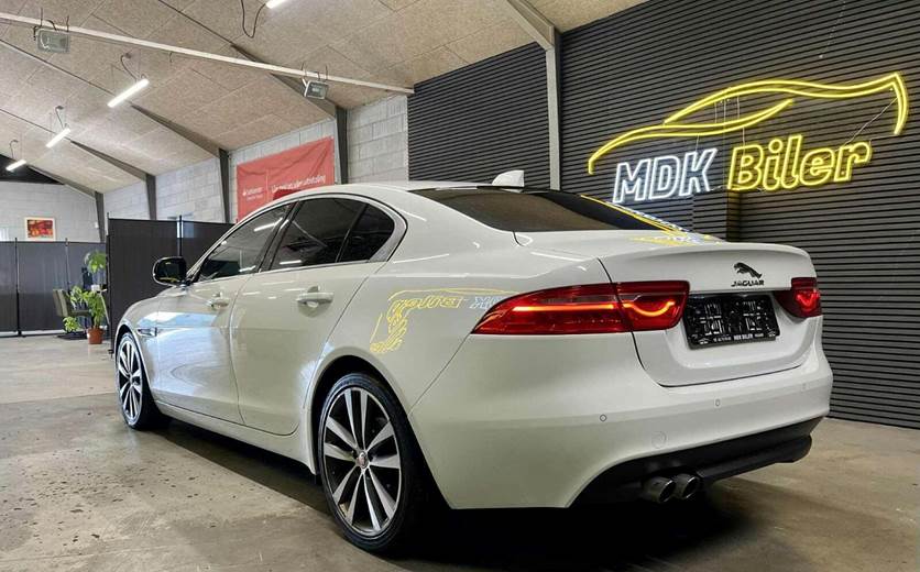 Jaguar XE