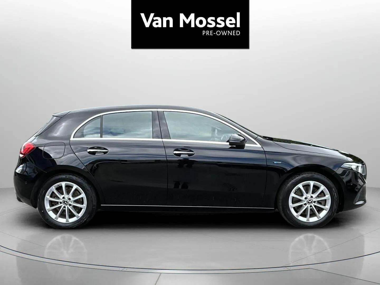 Sort Mercedes A250 e fra 2020