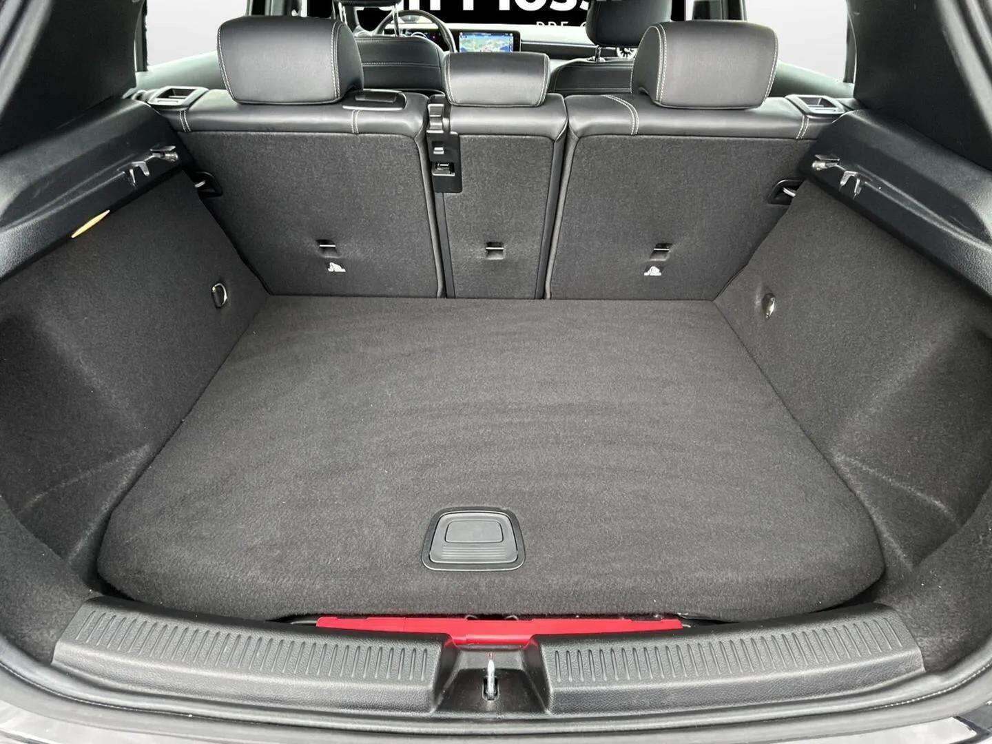 Sort Mercedes A250 e fra 2020