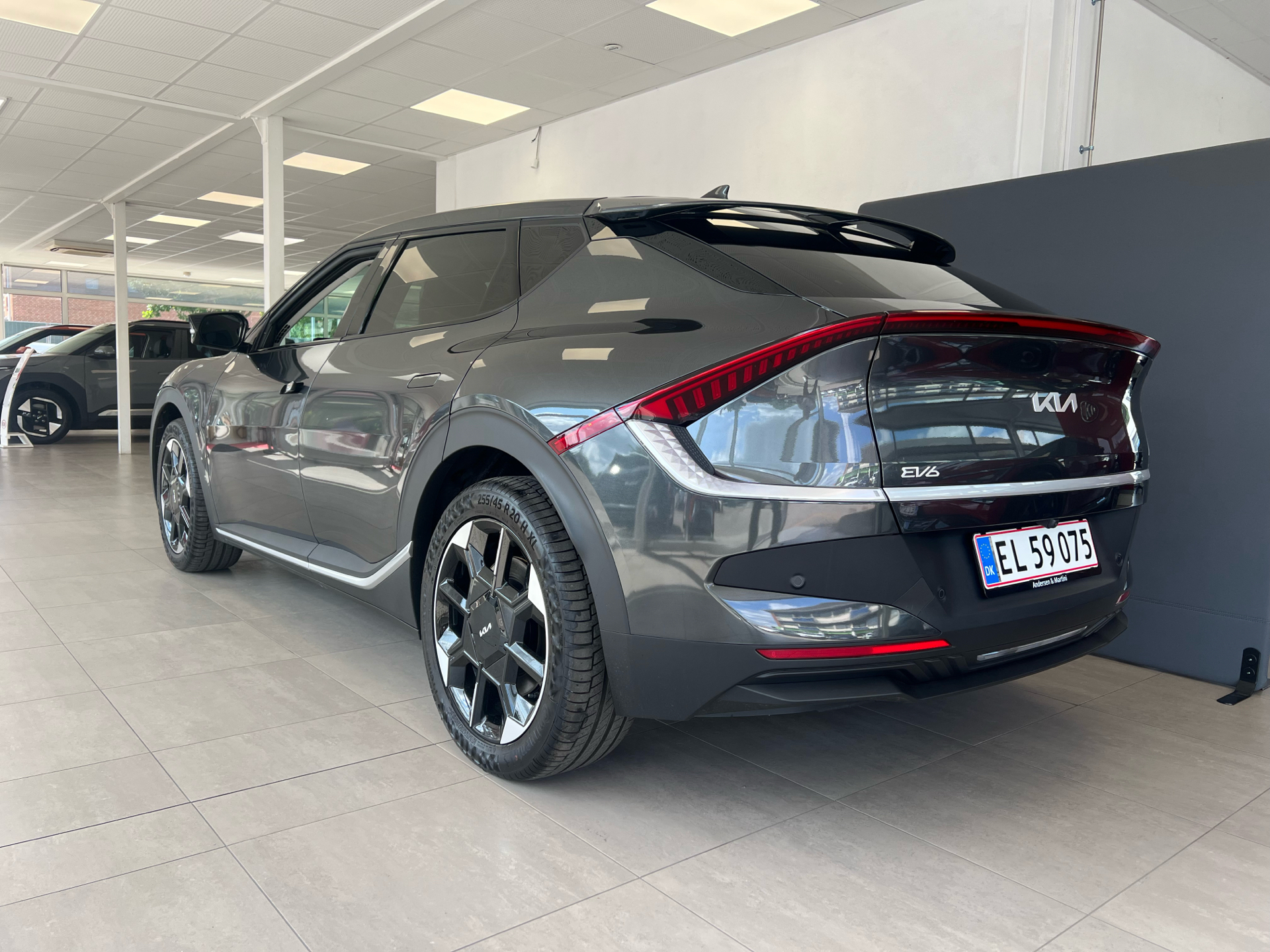 Kia EV6 CUV Long Range 229hk Reduktionsgear Prestige MY25 20" Alufælge, V2L Adapter til udvendig ladeport