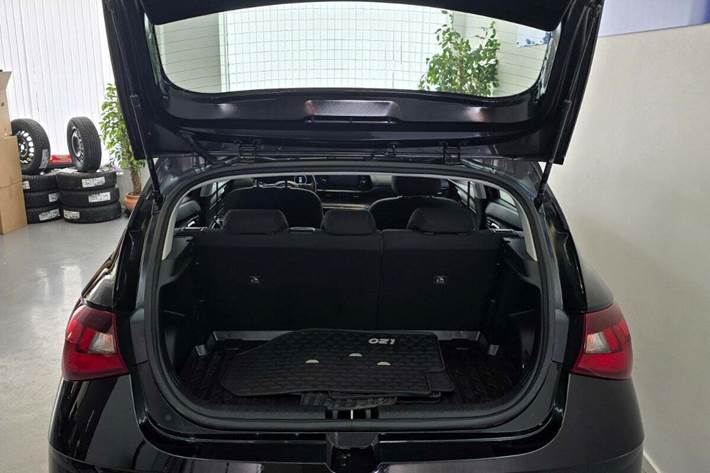 Sort Hyundai i20 fra 2023