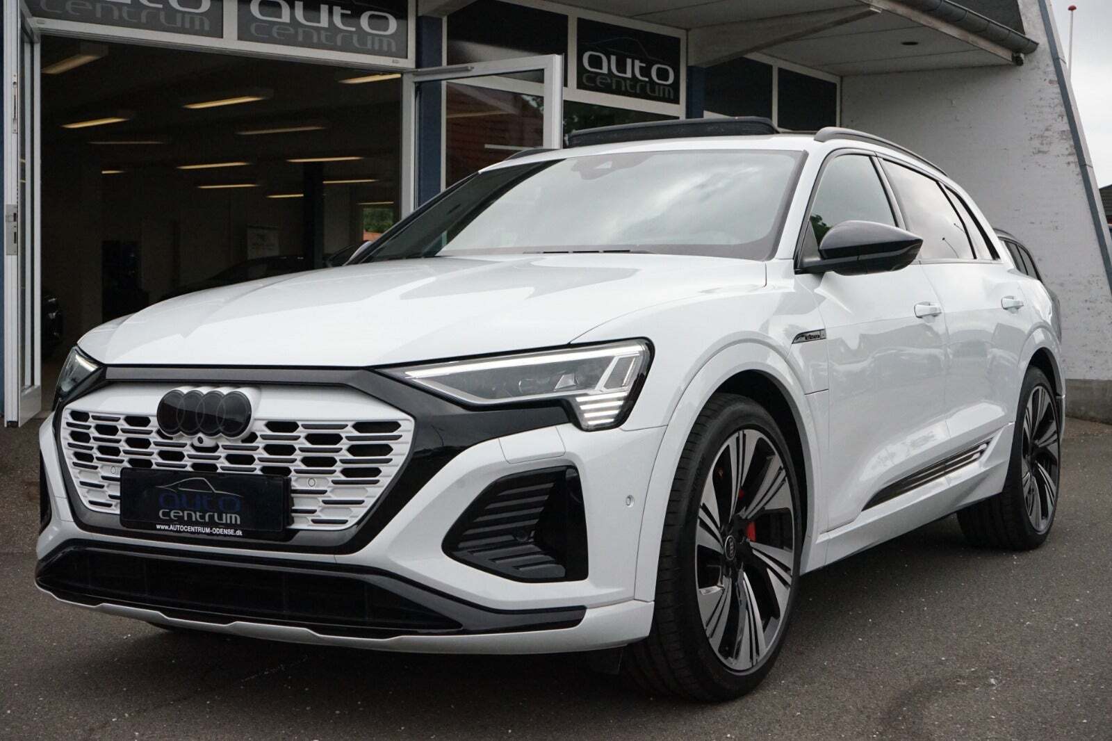Audi Q8 e-tron 55 S-line Black Style quattro