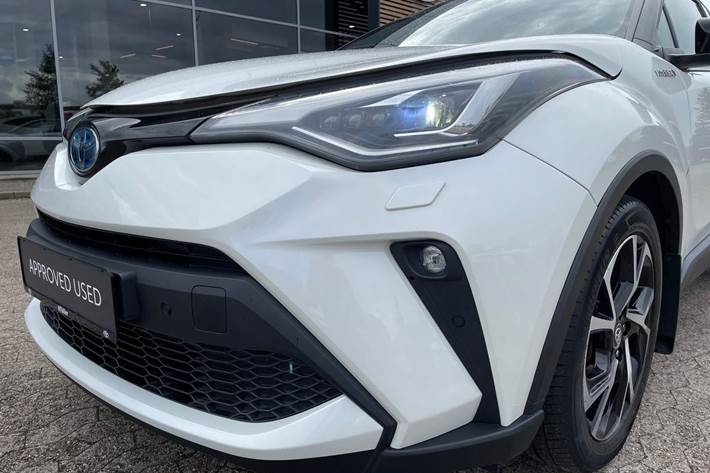 Hvid Toyota C-HR fra 2020